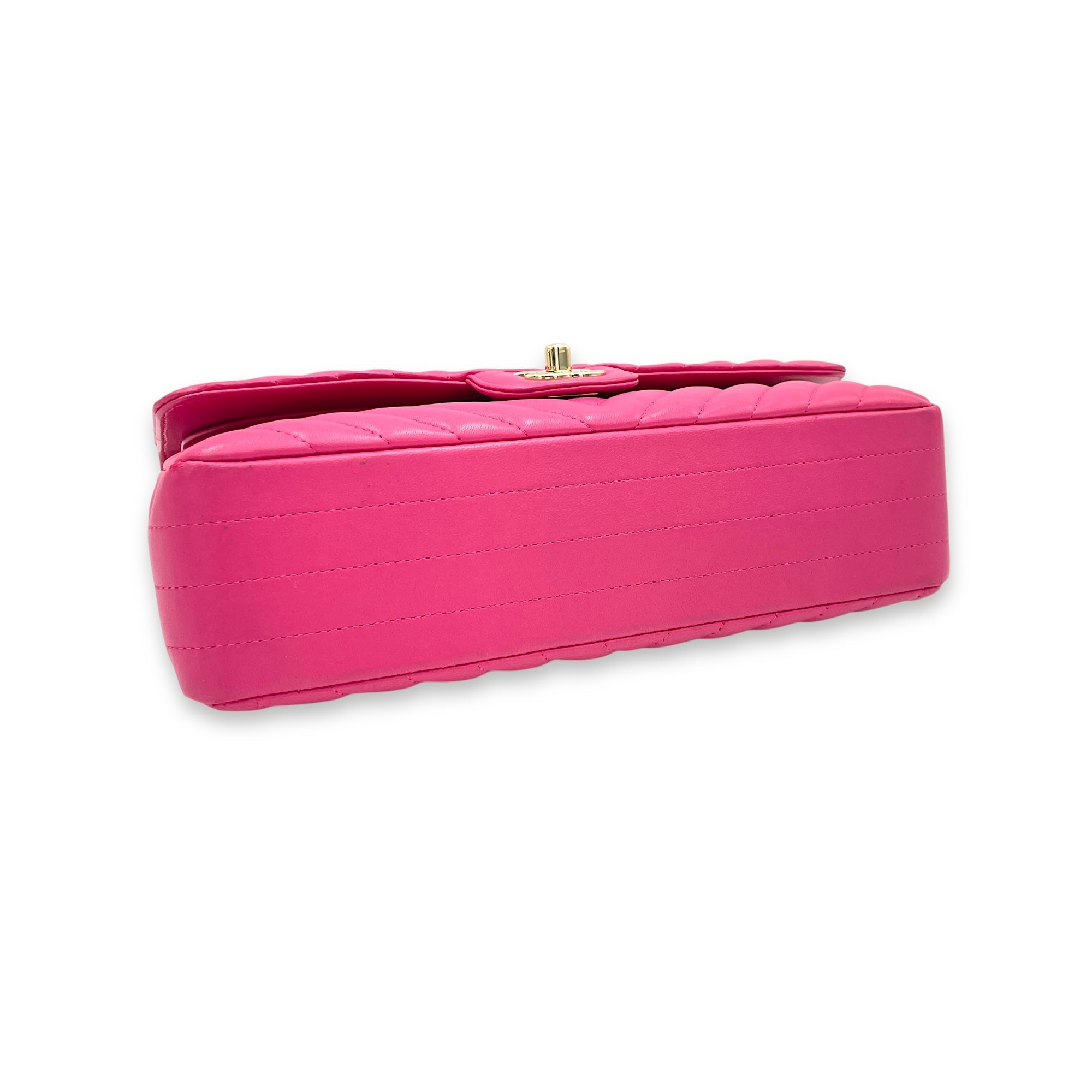 Classic Chevron Shoulder Bag in Calfskin, Gold hardware - Image 6