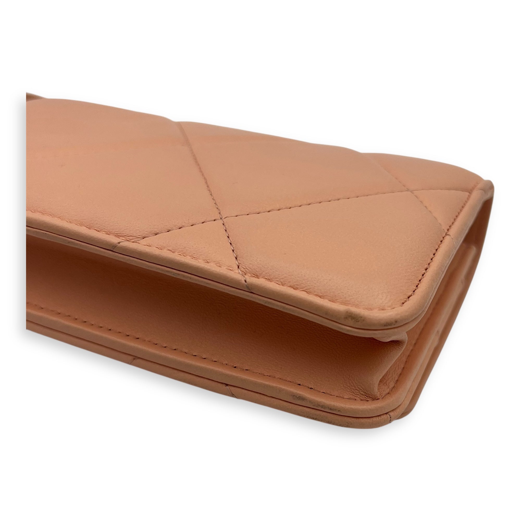 C19 Wallet On Chain Peach in Lambskin, Mixed hardware - Image 14