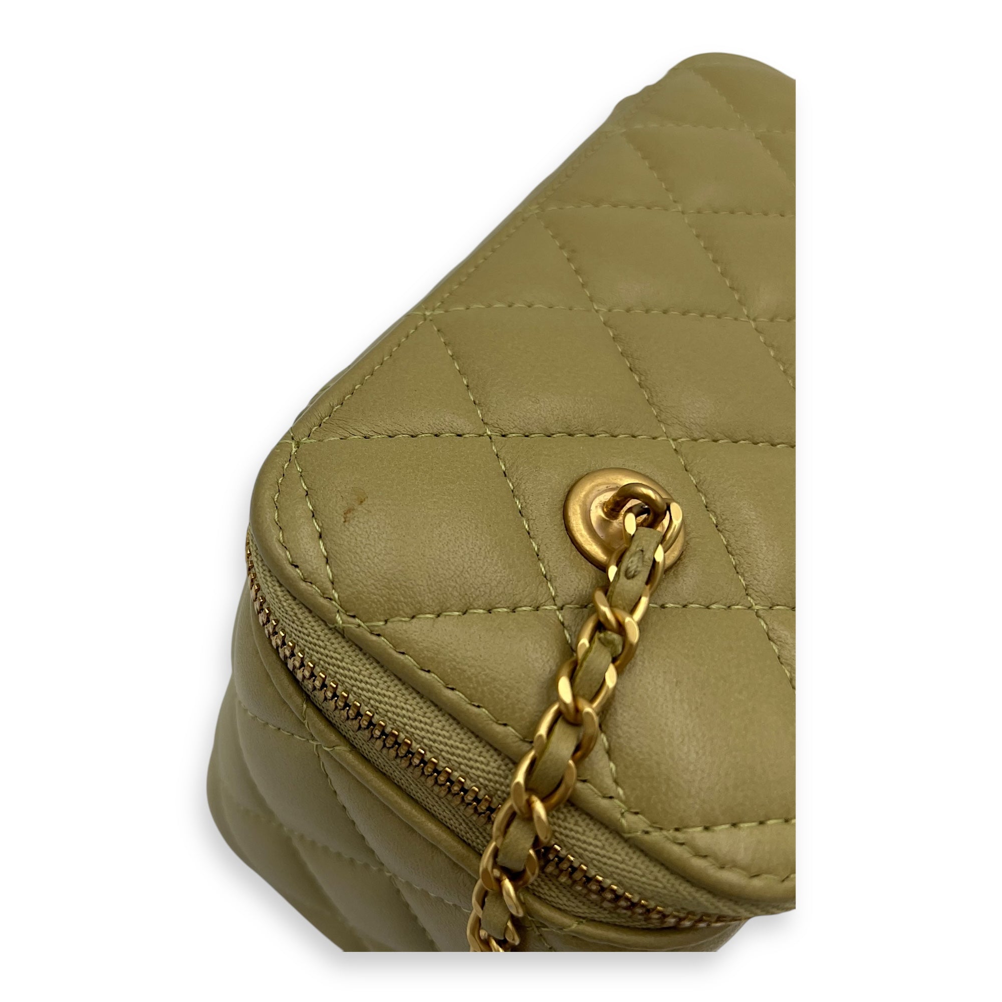 CC Green Vanity Bag in Lambskin, Gold hardware - Image 9
