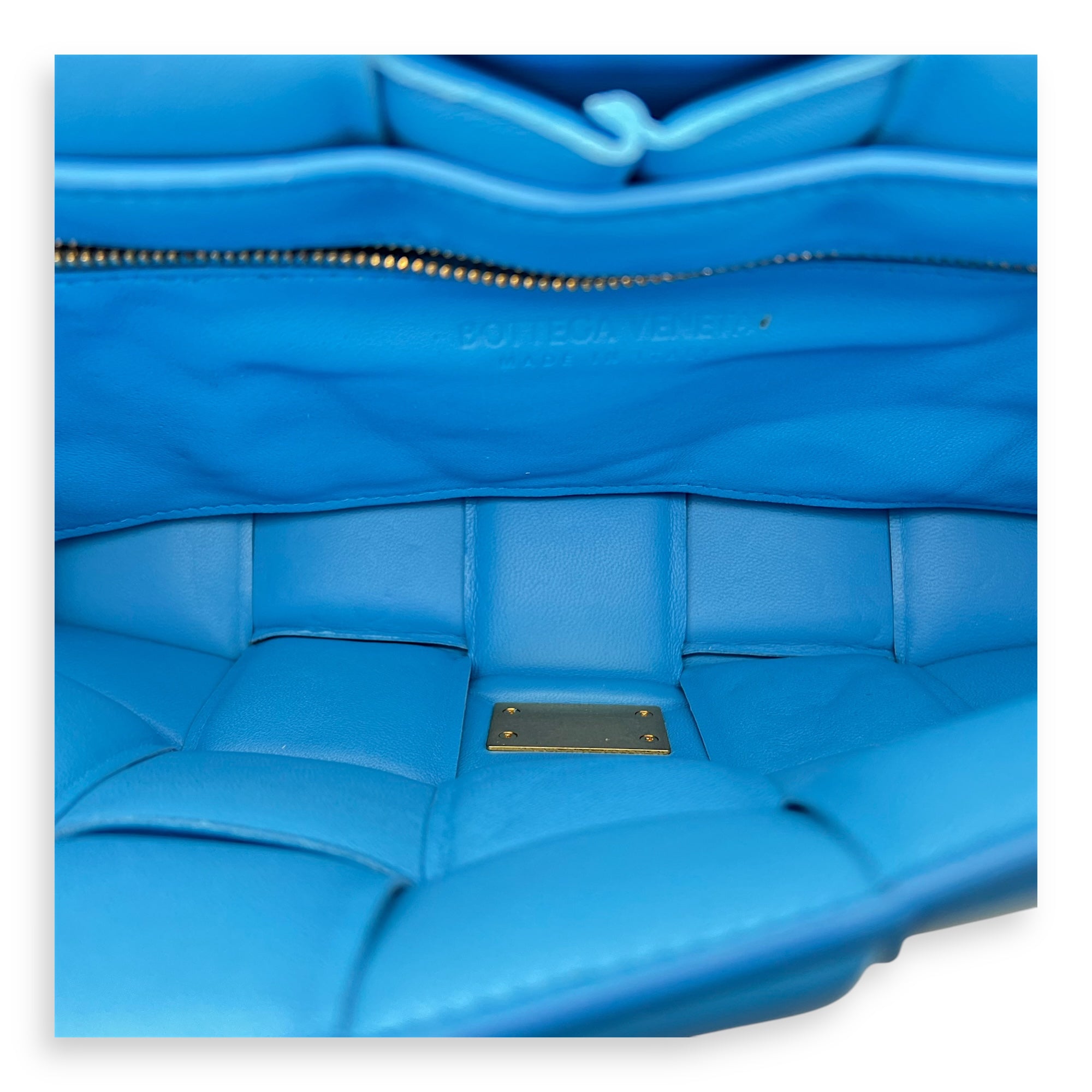 Cassette Crossbody Bag Blue in Lambskin, Gold hardware - Image 7