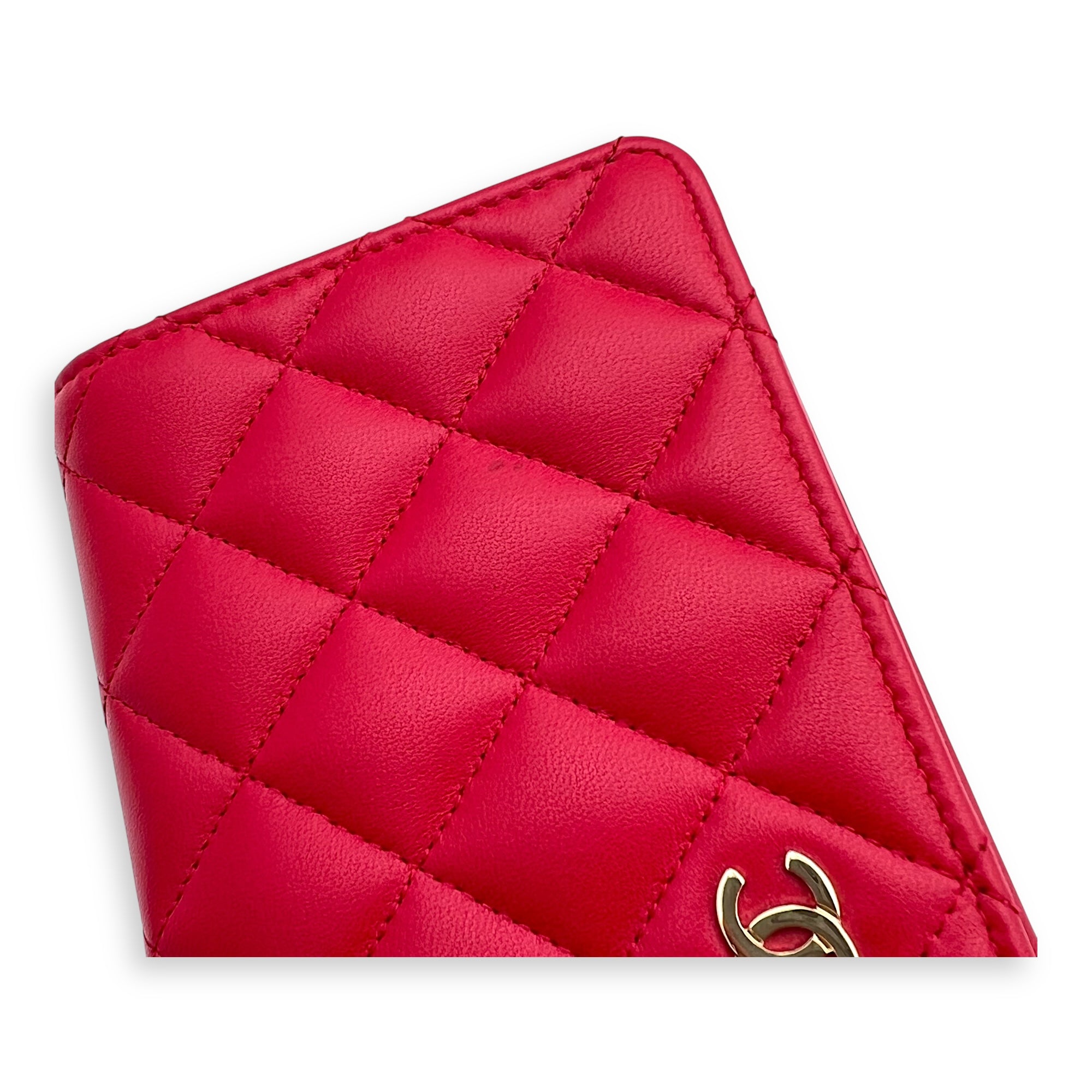 Classic Wallet Red in Lambskin, Gold hardware - Image 7