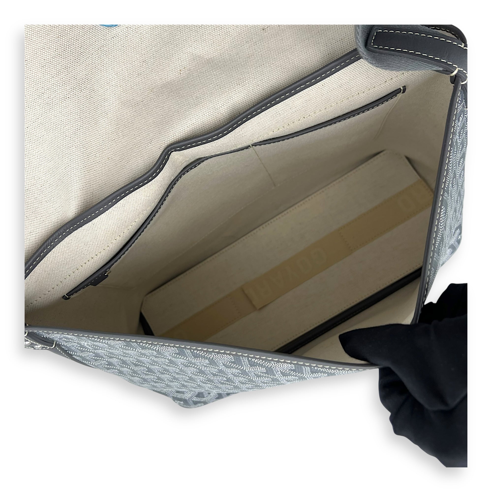 Capetien MM Grey Shoulder Bag in Coated Canvas, Silver hardware - Image 10