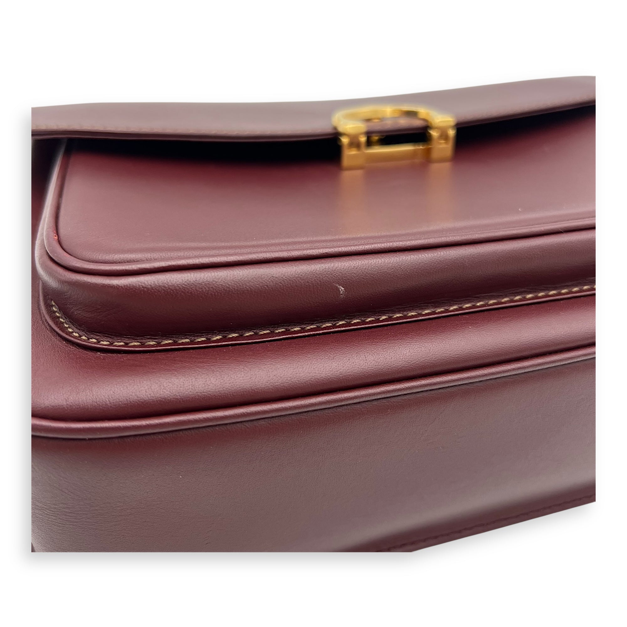 Vintage Red Shoulder Bag in Calfskin, Gold hardware - Image 9