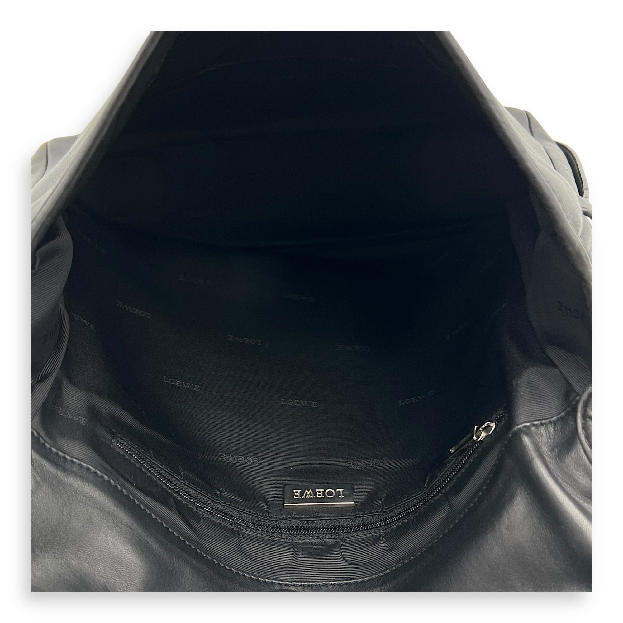 Vintage Crossbody Bag Black in Calfskin, Silver hardware - Image 7