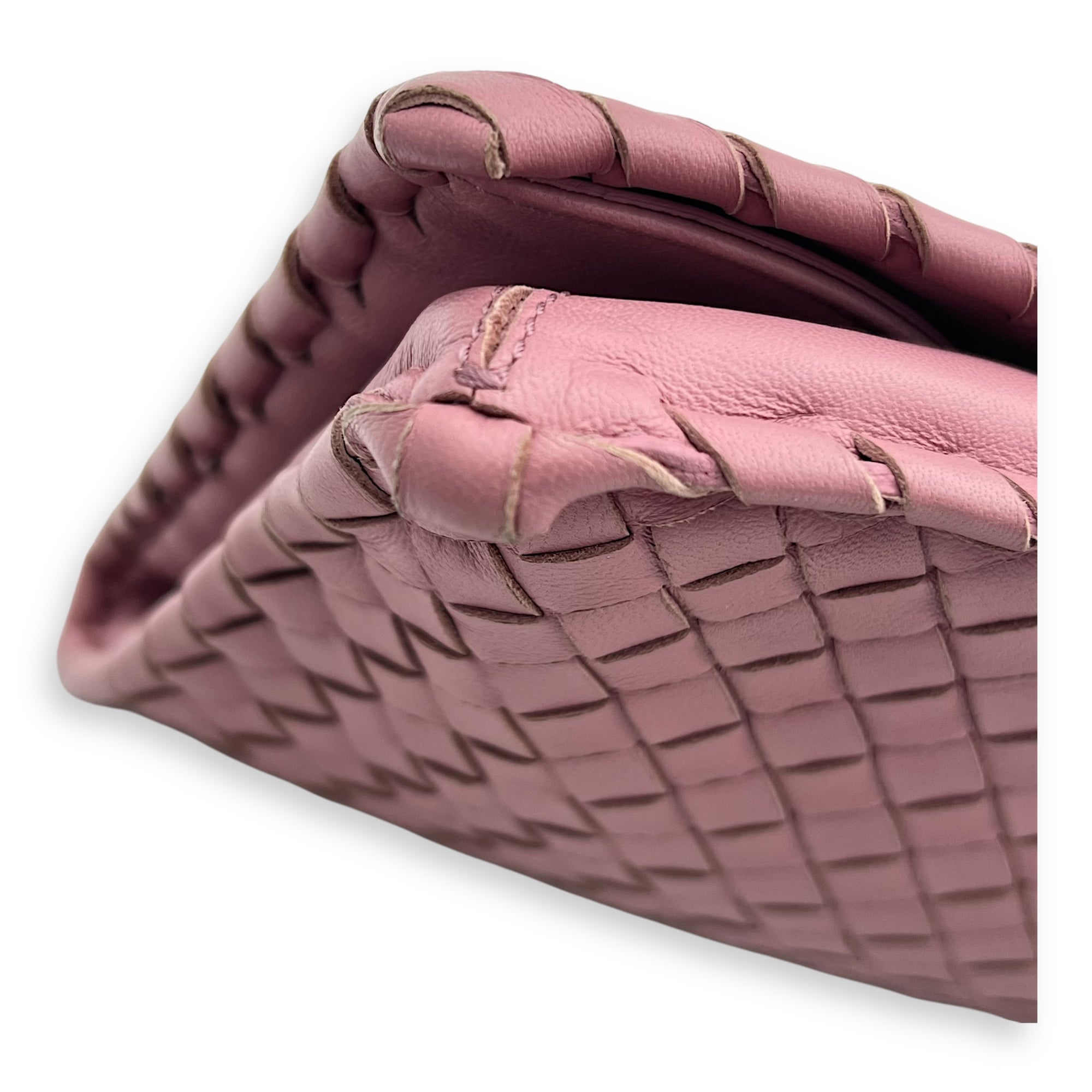 Intrecciato Clutch Pink in Lambskin - Image 9
